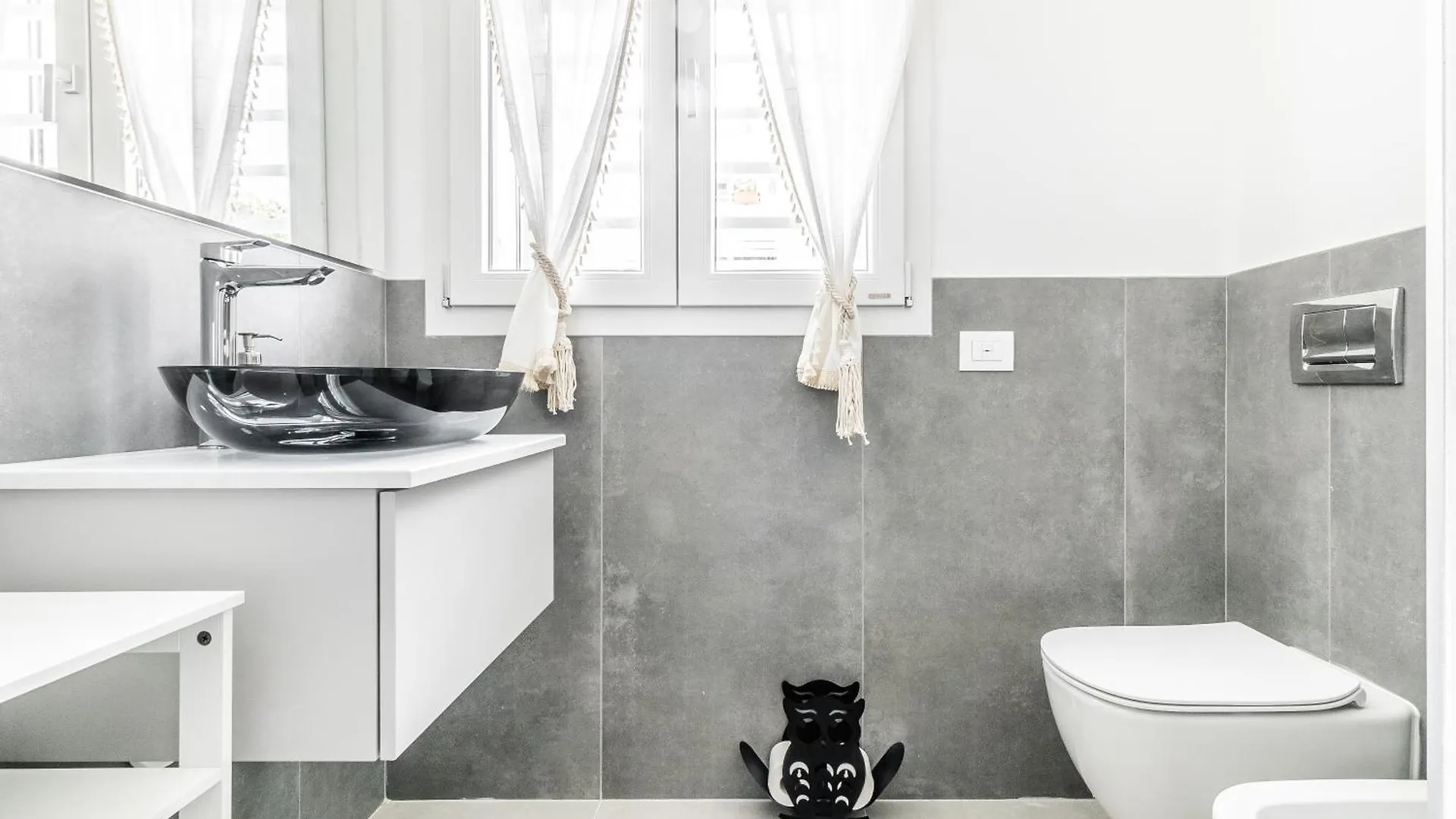 Luxury Villa - Exclusive Property With Private Box Milano