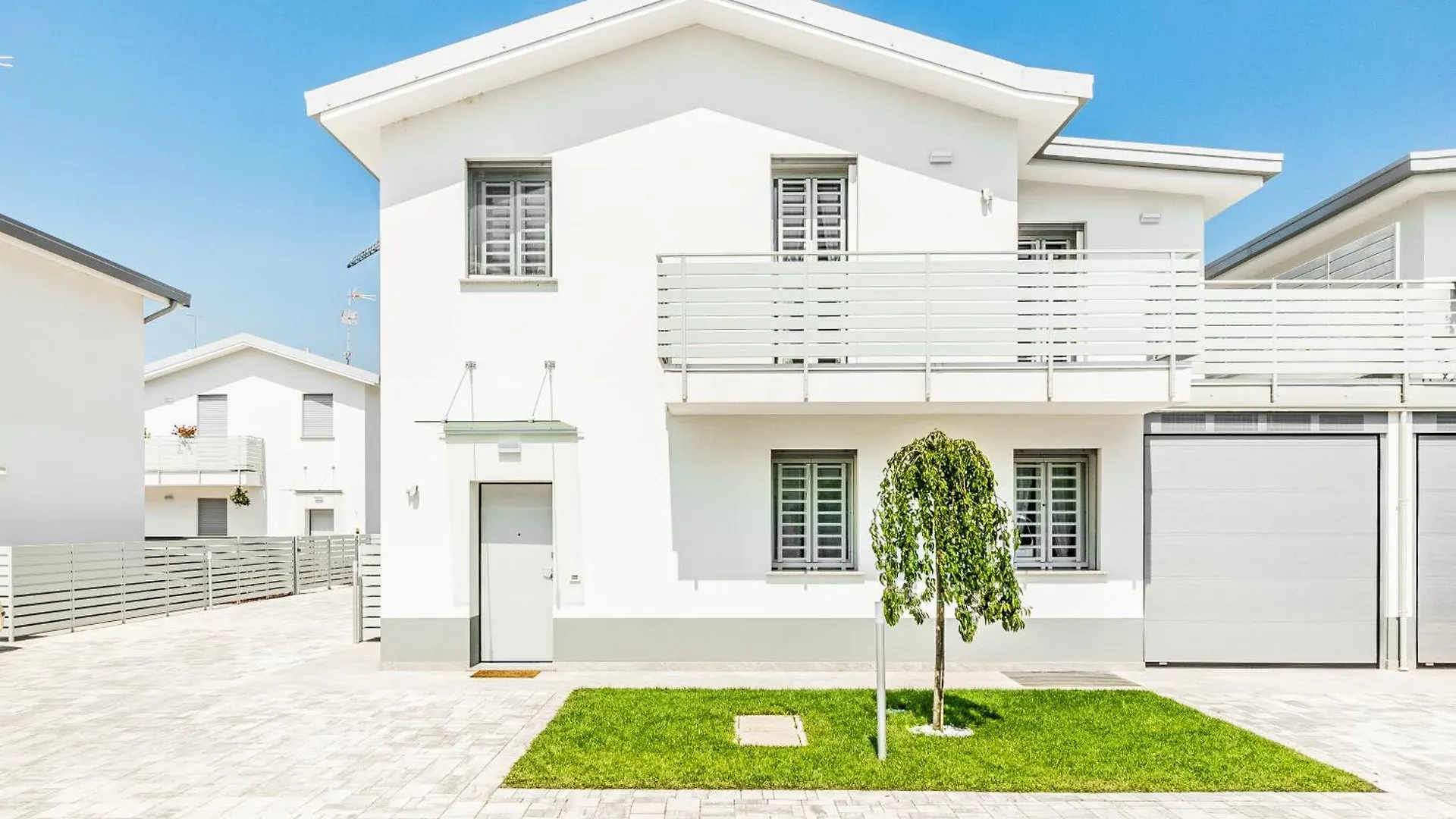 מילאנו Luxury Villa - Exclusive Property With Private Box