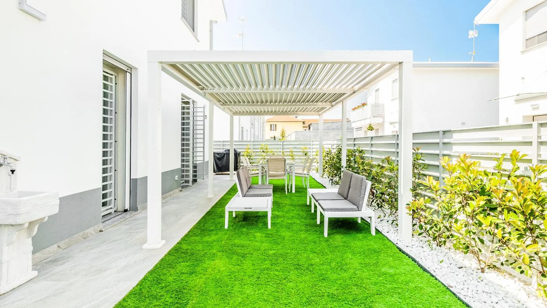 מילאנו Luxury Villa - Exclusive Property With Private Box 0*,  איטליה