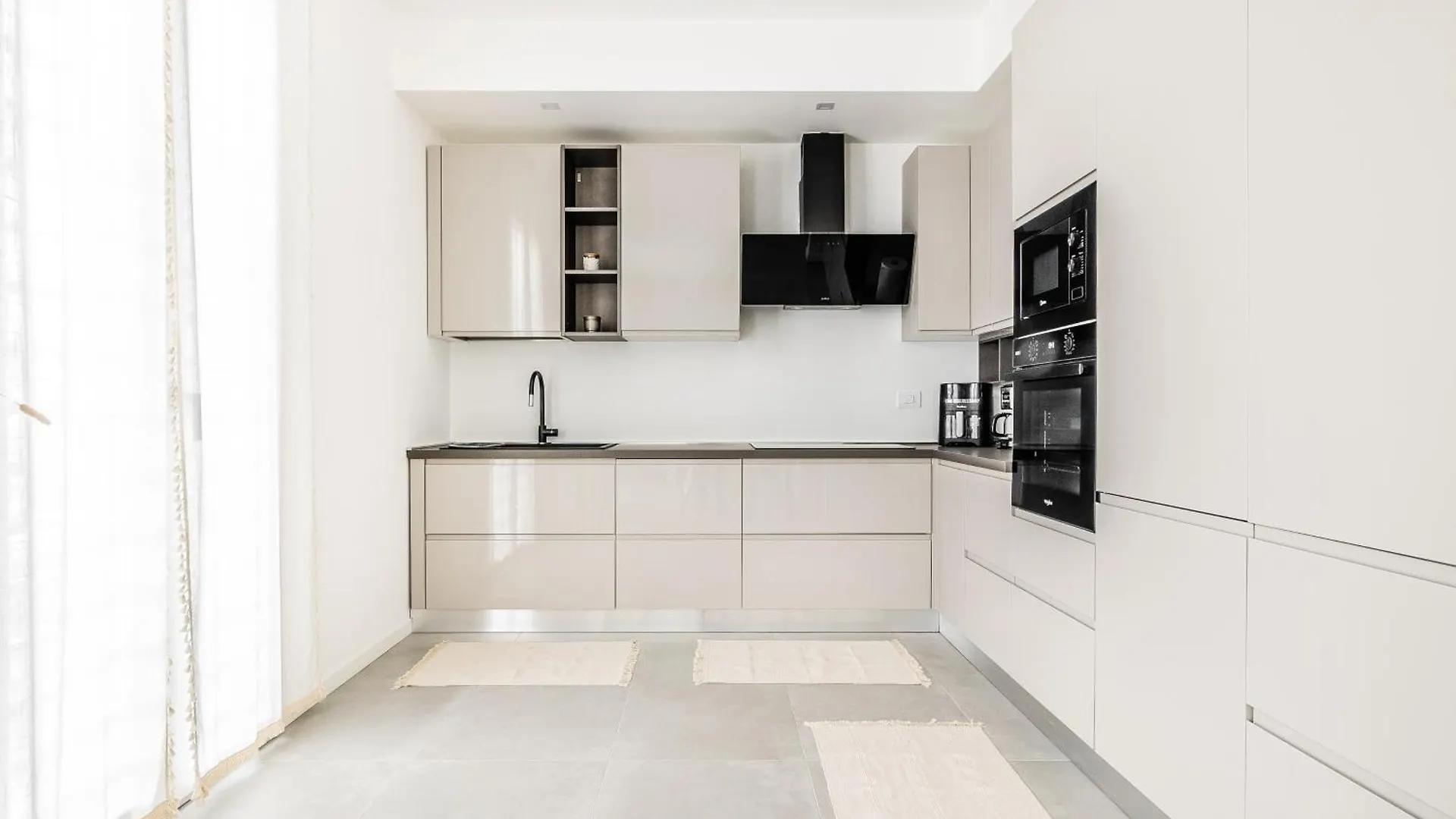Luxury Villa - Exclusive Property With Private Box Milan